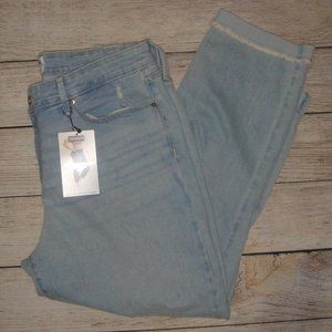 Mid-Rise Slim Fit Cropped Boyfriend Jeans 16